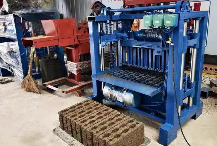 Полуавтоматическая машина для производства кирпича - QMJ4-35A